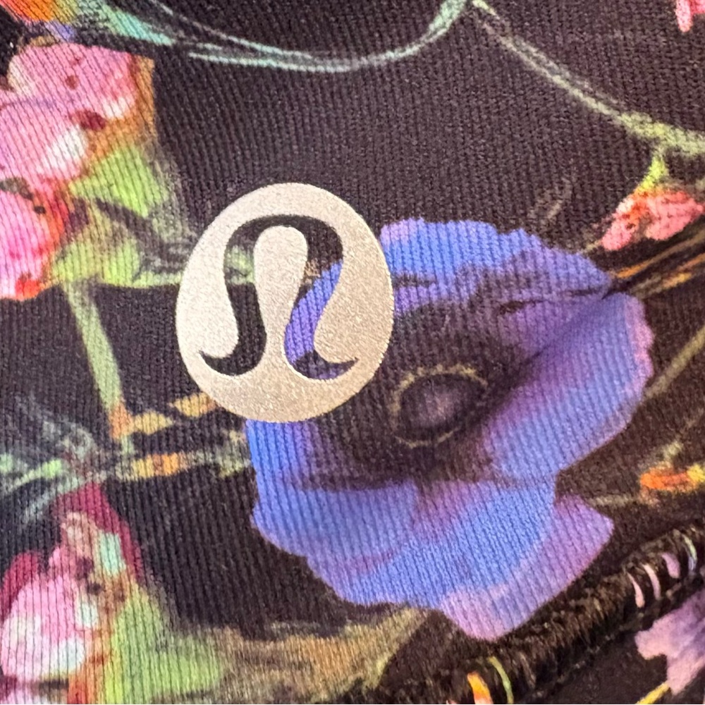 Lululemon Athletica Enerrgy LongLine Bra in Flowerscope black multiprint-size 8 - Picture 7 of 8
